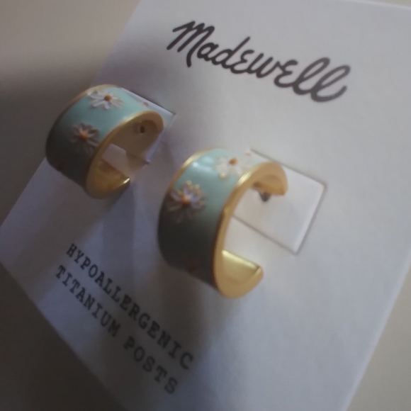 🌼Madewell🌼Beautiful Enameled Floral Huggie Post Earring - Picture 3 of 7